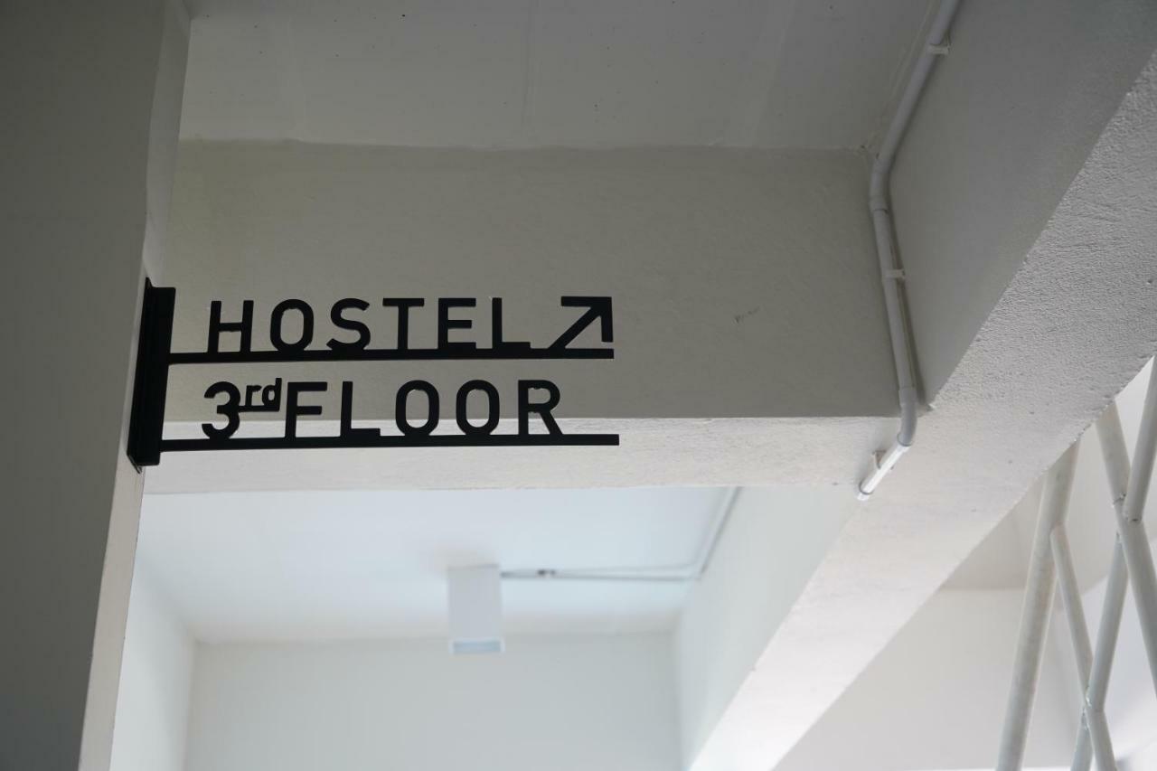 Slee Hostel Chiangmai (Adults Only) Чіангмай Екстер'єр фото